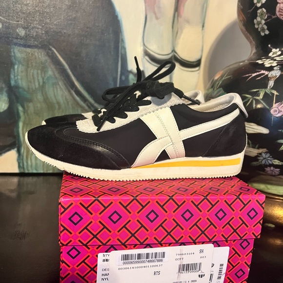 Hank Sneaker In Perfect Black/New Ivory 7.5 GUC - Picture 4 of 4